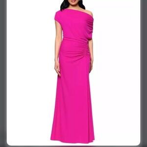 Betsy & Adam | Women's Asymmetric Ruched Gown